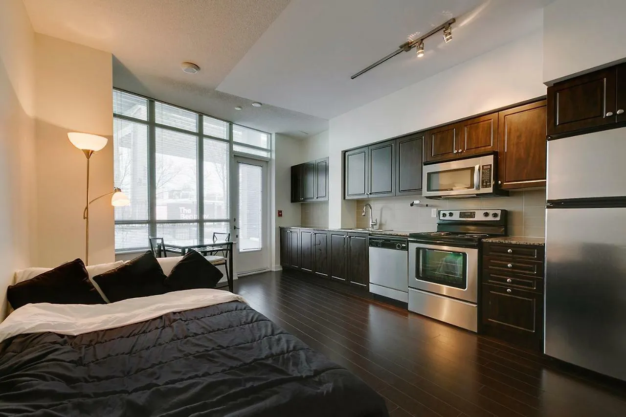 Cozy Studio Apartment Steps To Ttc, Lake, And Downtown Toronto Canada