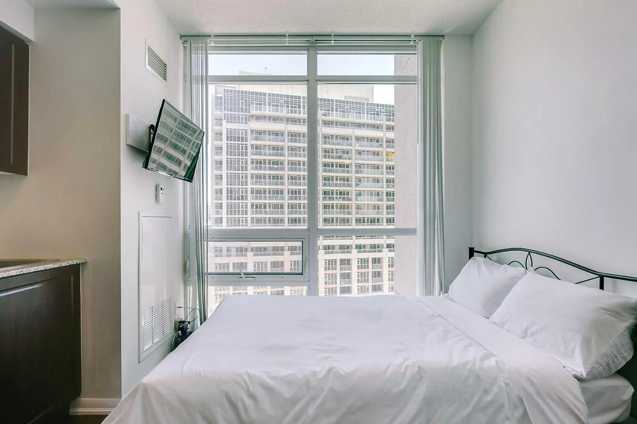 Cozy Studio Apartment Steps To Ttc, Lake, And Downtown 多伦多